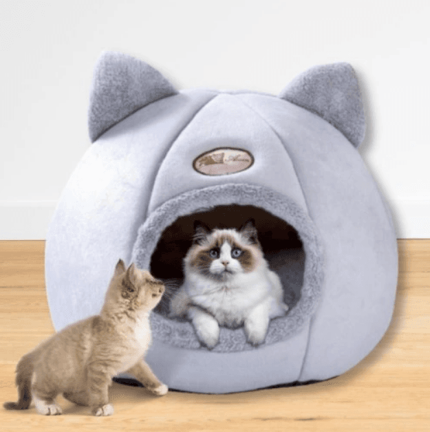 Pluszowa budka dla kota na zimę